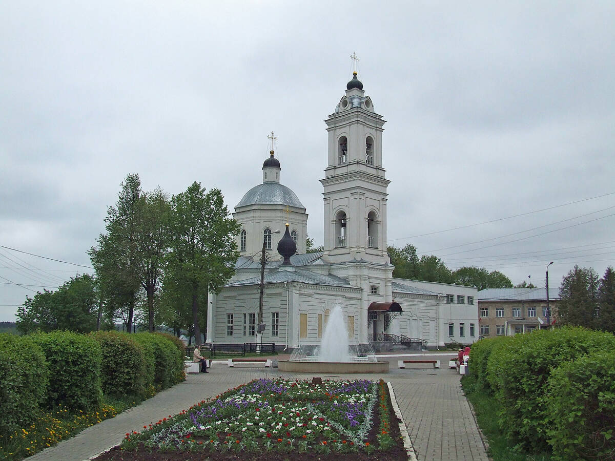Собор Петра и Павла, Таруса (Тарусский район, Калужская область). общий вид в ландшафте