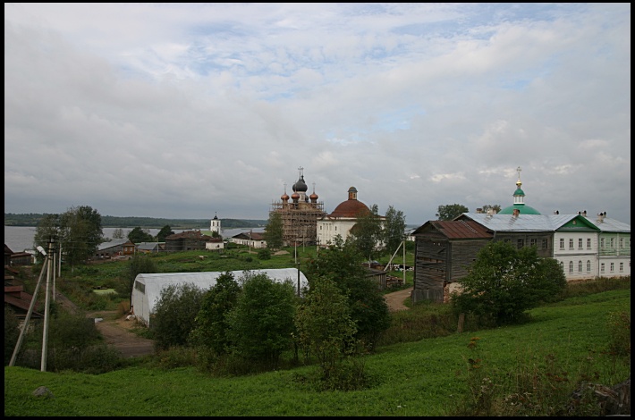 Воскресенский Горицкий монастырь, Горицы (Кирилловский район, Вологодская область). общий вид в ландшафте, Общий вид
