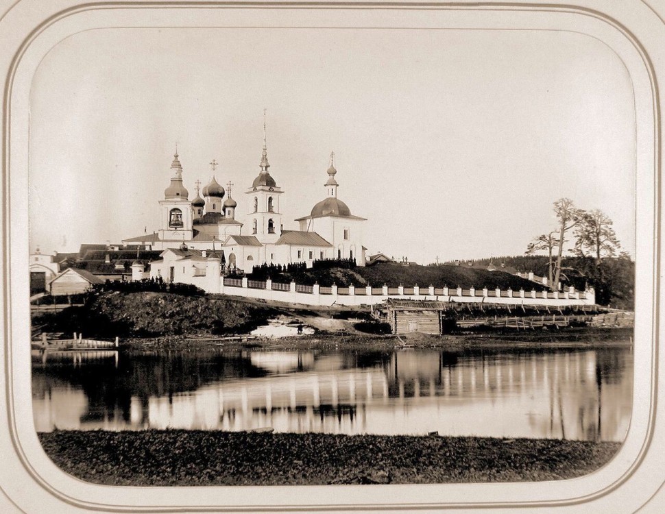 Горицы. Воскресенский Горицкий монастырь. архивная фотография, Вид на Горицкий женский монастырь на реке Шексне.