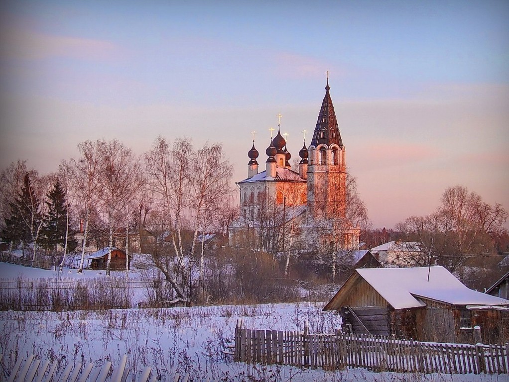 Красное. Церковь иконы Божией Матери 