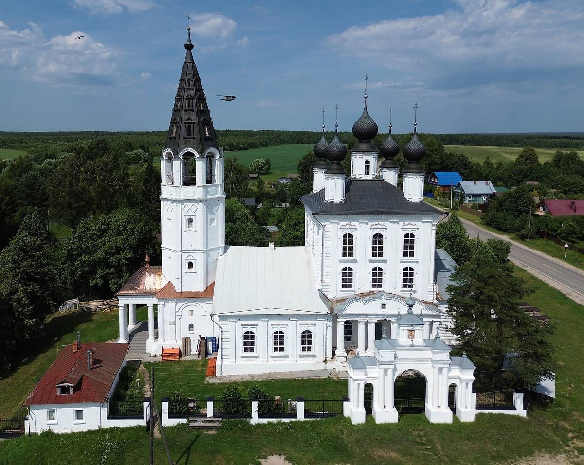 фасады. Церковь иконы Божией Матери "Знамение", Красное (Палехский район, Ивановская область)