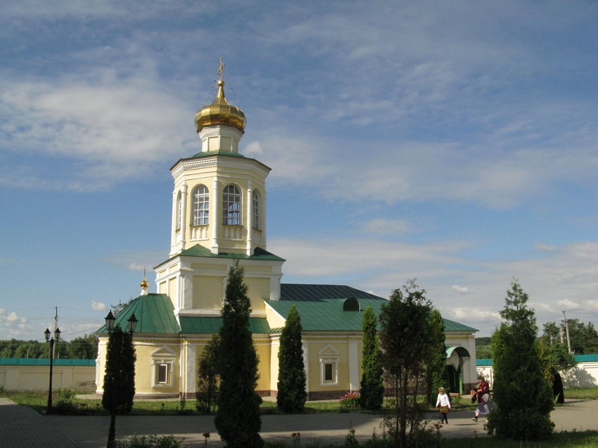 Иоанно-Богословский Макаровский мужской монастырь. Церковь Михаила Архангела, Макаровка (Саранск, город, Республика Мордовия). общий вид в ландшафте