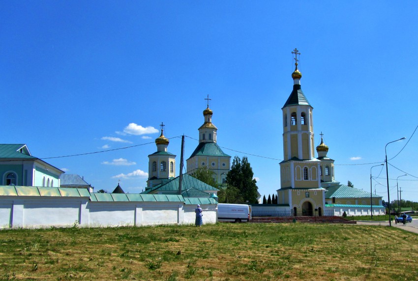 Макаровка. Иоанно-Богословский Макаровский мужской монастырь. фасады, юго-западная часть территории, вид с запада