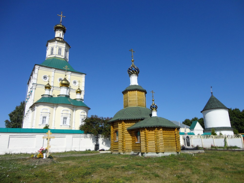 Макаровка. Иоанно-Богословский Макаровский мужской монастырь. фасады