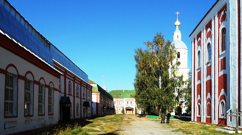 Санаксырь. Рождество-Богородичный Санаксарский мужской монастырь. фасады