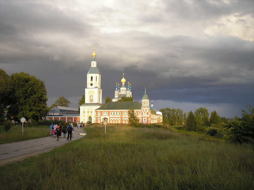 Санаксырь. Рождество-Богородичный Санаксарский мужской монастырь. общий вид в ландшафте