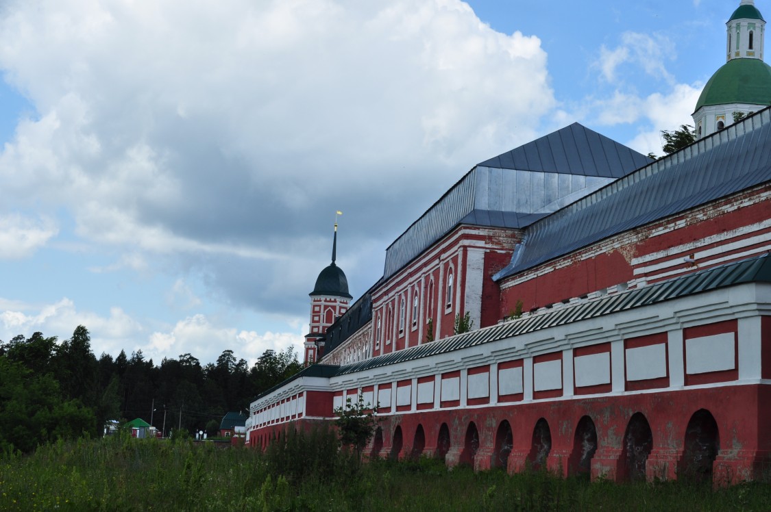 Санаксырь. Рождество-Богородичный Санаксарский мужской монастырь. фасады