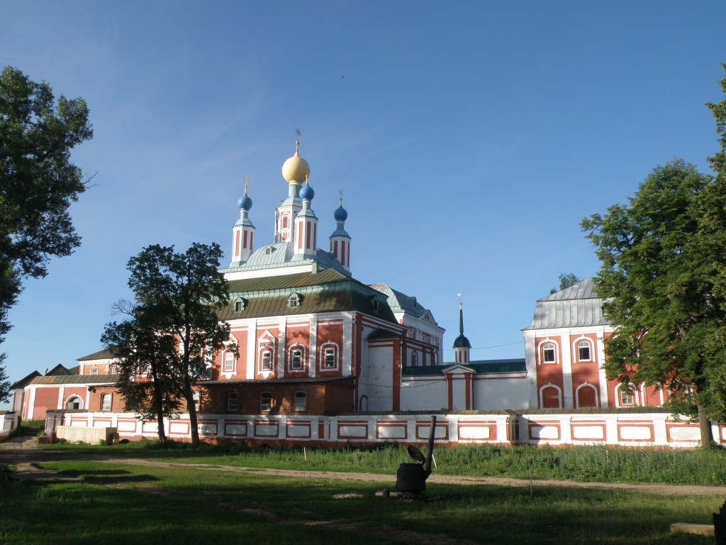 Санаксырь. Рождество-Богородичный Санаксарский мужской монастырь. фасады