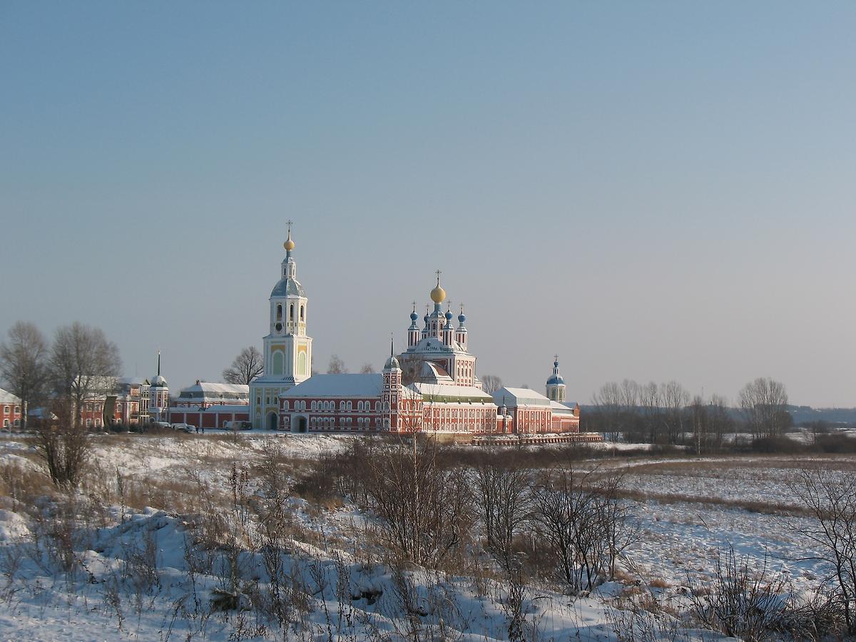общий вид в ландшафте. Рождество-Богородичный Санаксарский монастырь, Санаксырь (Темниковский район, Республика Мордовия)