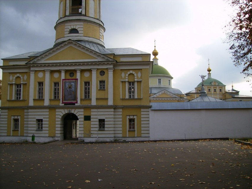 Видное. Екатерининский монастырь. фасады, Северный  вход  в  монастырь
