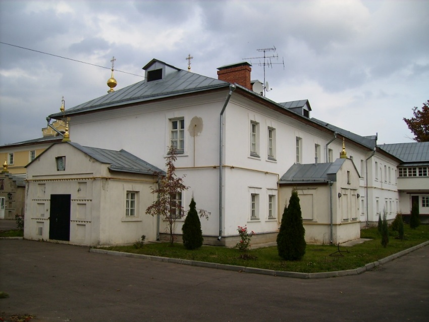 Екатерининский монастырь, Видное (Ленинский городской округ, Московская область). дополнительная информация, Архиерейский  корпус,  вид  с  юго-запада