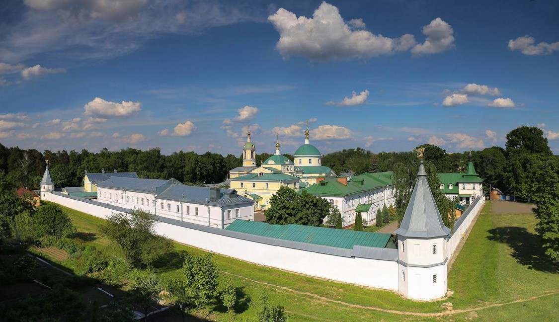 Екатерининский монастырь, Видное (Ленинский городской округ, Московская область). общий вид в ландшафте