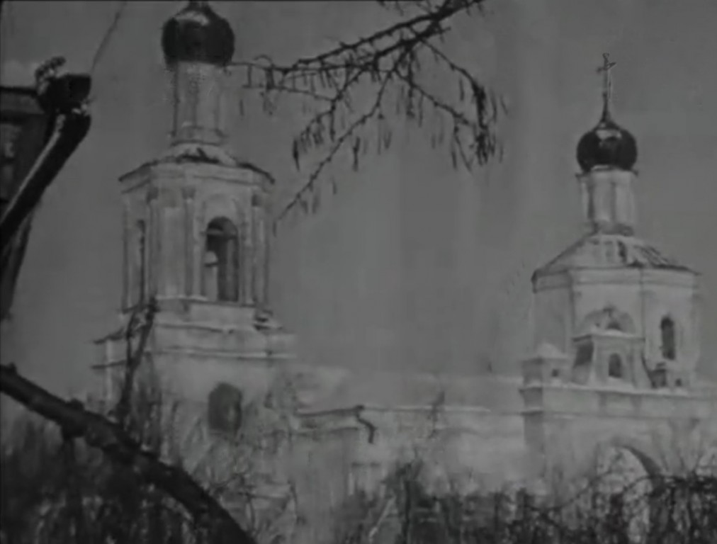 Церковь Казанской иконы Божией Матери, Брыньково (Рузский городской округ, Московская область). архивная фотография, Немецкая кинохроника 1941 г.