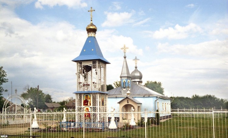 Церковь Серафима Саровского, Гениевка (Чугуевский район, Украина, Харьковская область). фасады