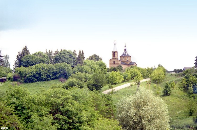 Церковь Иоанна Богослова, Великие Проходы (Харьковский район, Украина, Харьковская область). общий вид в ландшафте