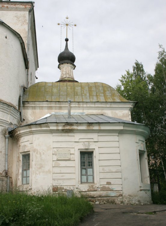 Смоленск. Вознесенский монастырь. Церковь Екатерины. общий вид в ландшафте
