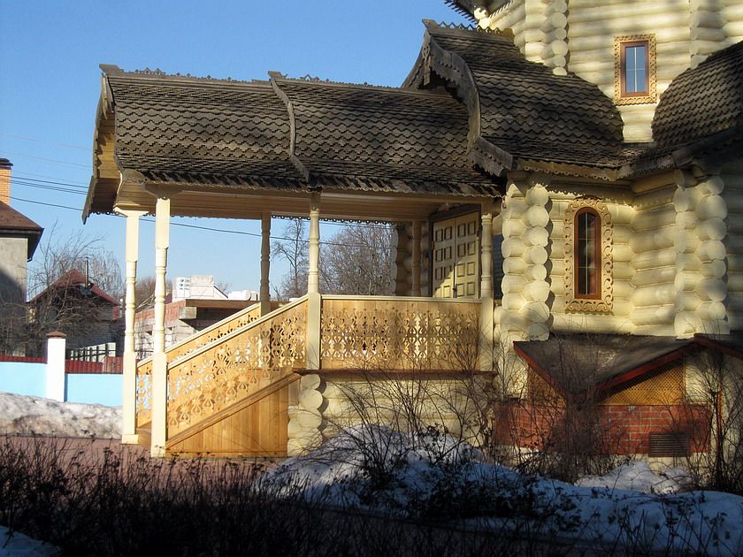 Часовня Николая Чудотворца, Тарычево (Ленинский городской округ, Московская область). фасады, Крыльцо часовни Николая Чудотворца.