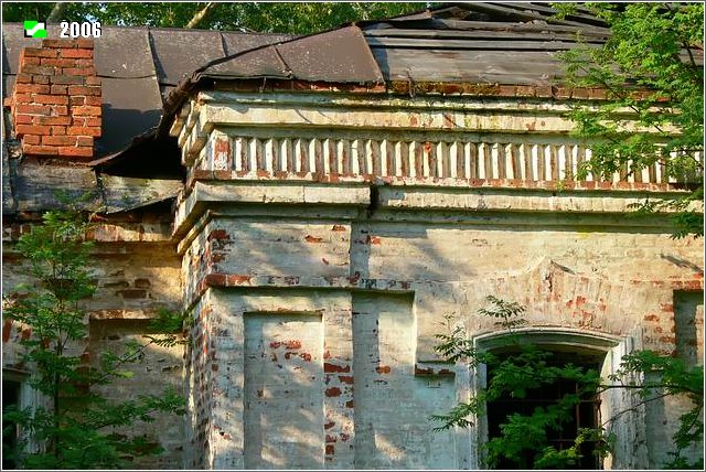 Церковь Успения Пресвятой Богородицы, Гусевский-8-ой (Емельяновский погост) (Гусь-Хрустальный район и г. Гусь-Хрустальный, Владимирская область). архитектурные детали, Фрагмент северного фасада основного объема