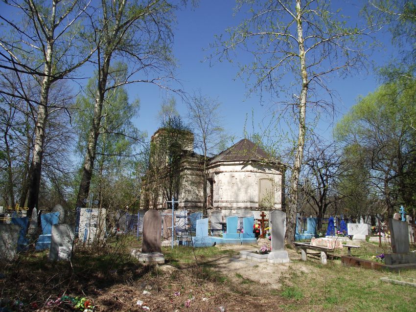 Церковь Успения Пресвятой Богородицы, Гусевский-8-ой (Емельяновский погост) (Гусь-Хрустальный район и г. Гусь-Хрустальный, Владимирская область). общий вид в ландшафте
