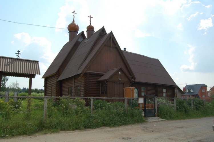 Рузино. Церковь Покрова Пресвятой Богородицы (временная). фасады