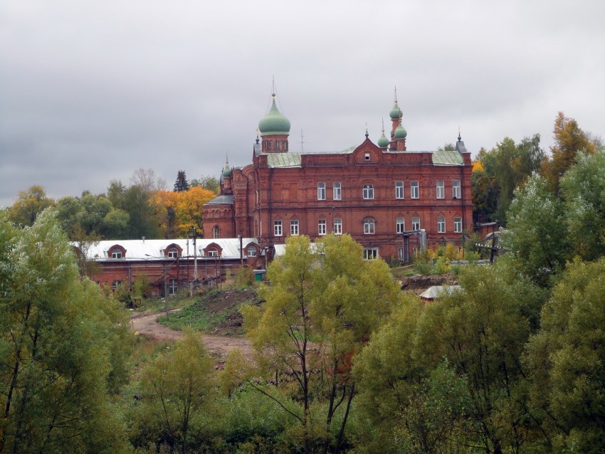 Церковь Иоанна Лествичника в Семинарском корпусе, Сергиев Посад (Сергиево-Посадский городской округ, Московская область). общий вид в ландшафте