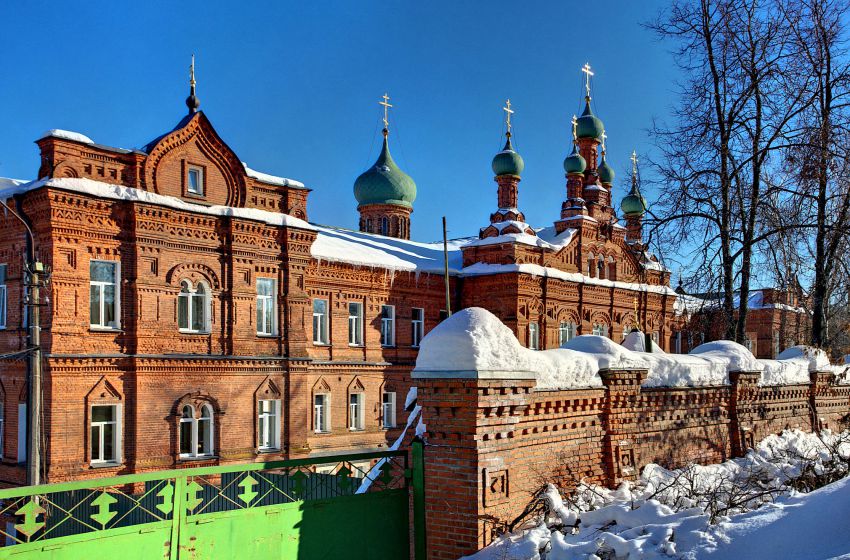 Сергиев Посад. Церковь Иоанна Лествичника в Семинарском корпусе. фасады