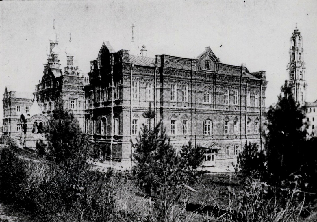 Церковь Иоанна Лествичника в Семинарском корпусе, Сергиев Посад (Сергиево-Посадский городской округ, Московская область). архивная фотография, фото с сайта http://www.stsl.ru/news/all/godovshchina-osvyashcheniya-khrama-v-chest-ioanna-lestvichnika