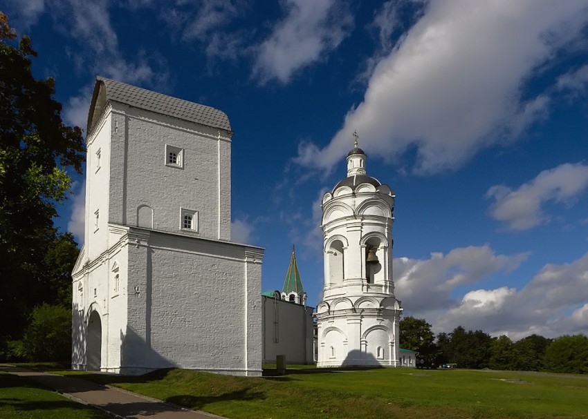 Церковь Георгия Победоносца в Коломенском, Нагатинский затон (Южный административный округ (ЮАО), г. Москва). фасады