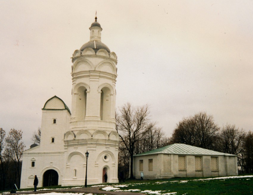 Нагатинский затон. Церковь Георгия Победоносца в Коломенском. фасады