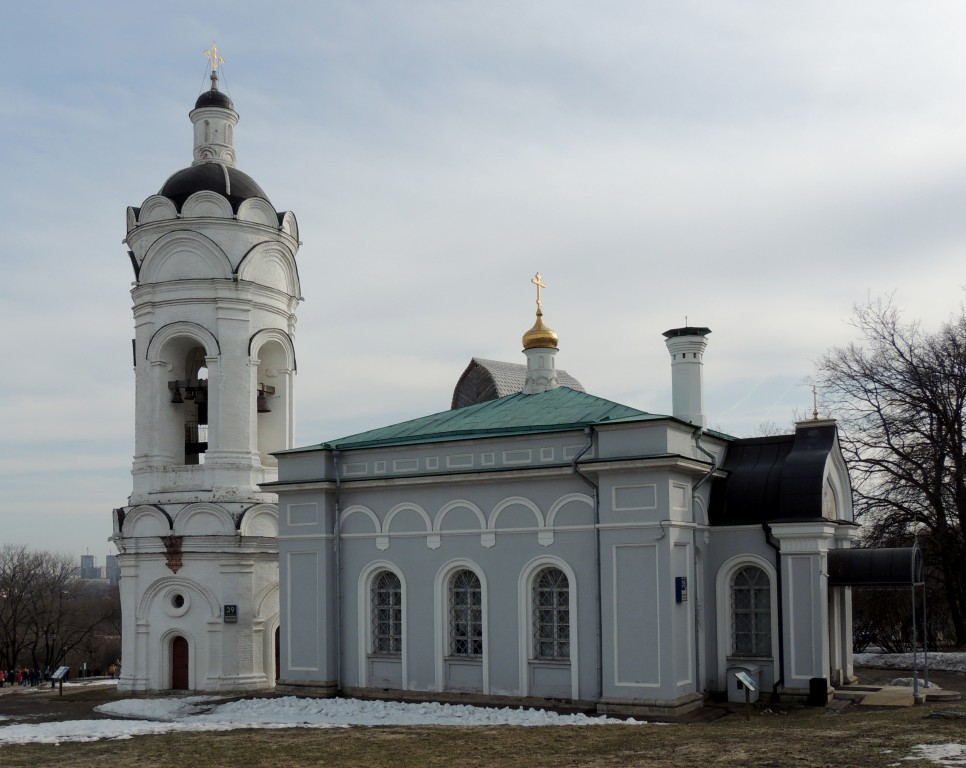 Нагатинский затон. Церковь Георгия Победоносца в Коломенском. фасады