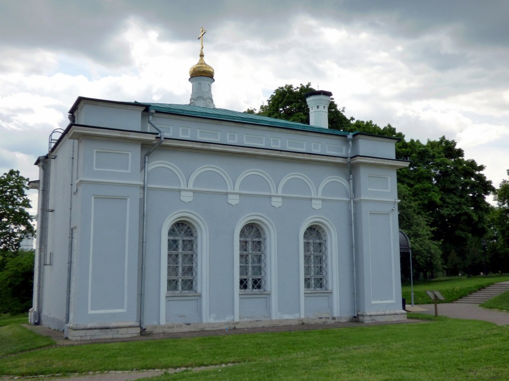 Нагатинский затон. Церковь Георгия Победоносца в Коломенском. фасады