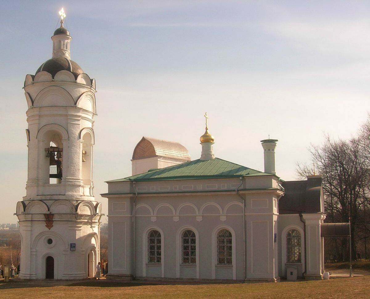 Нагатинский затон. Церковь Георгия Победоносца в Коломенском. фасады