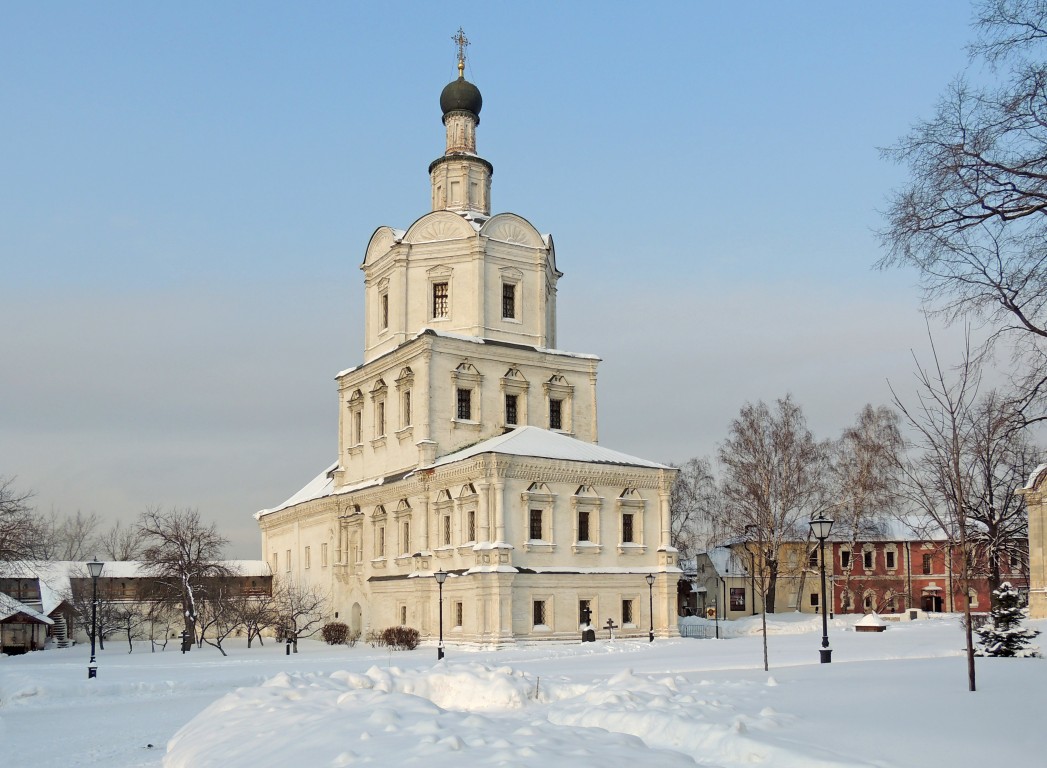 Таганский. Спасо-Андроников монастырь. Церковь Михаила Архангела. фасады, Общий вид с востока.