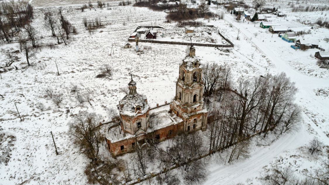 Никулино. Церковь Спаса Нерукотворного Образа. общий вид в ландшафте