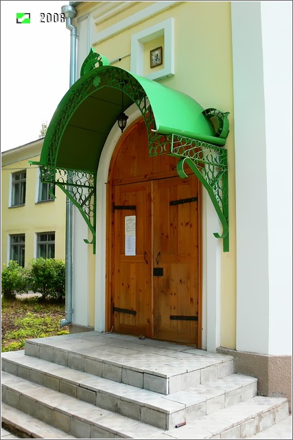 Часовня Николая Чудотворца, Красная Горбатка (Селивановский район, Владимирская область). архитектурные детали, Крылечко