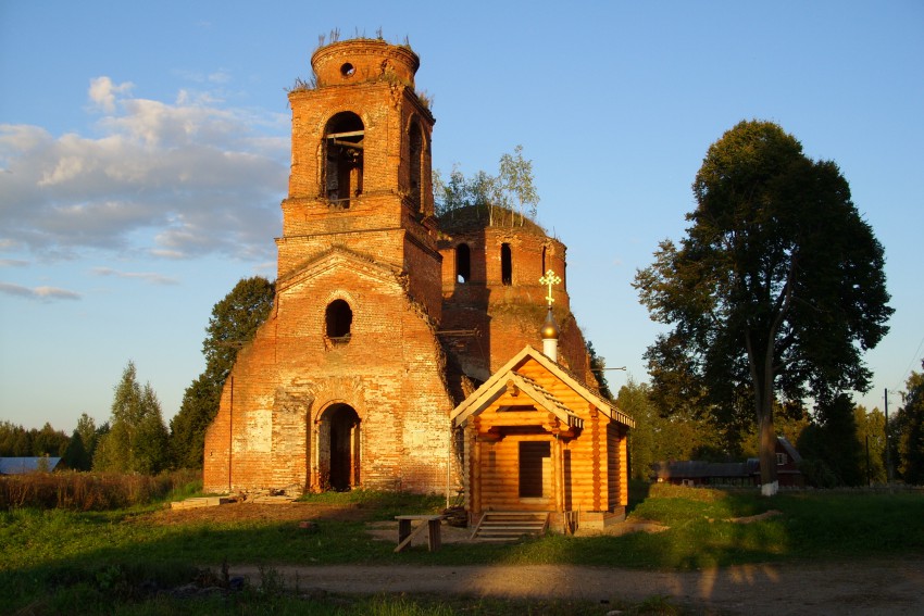 Милятино. Церковь Николая Чудотворца. фасады, Вид с юго-запада