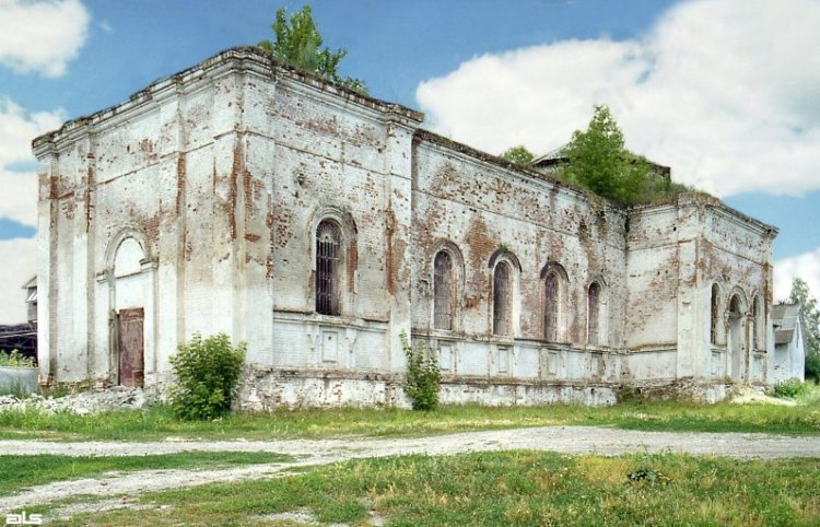 Николаевка. Церковь Николая Чудотворца. фасады, Реставрируемый храм.