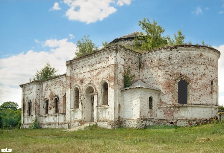 Николаевка. Церковь Николая Чудотворца. общий вид в ландшафте, Реставрируемый храм.