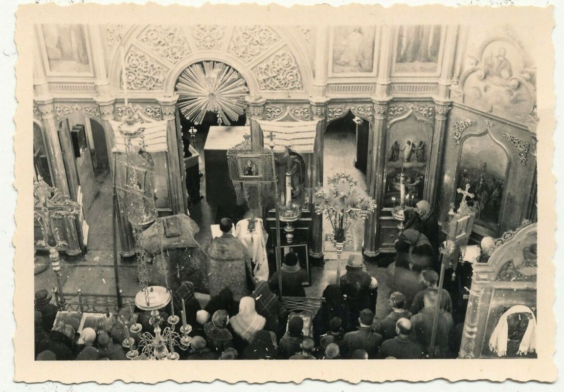 Церковь Спаса Преображения, Новая Водолага (Харьковский район, Украина, Харьковская область). архивная фотография, Интерьер храма. Фото 1941 г. с аукциона e-bay.de
