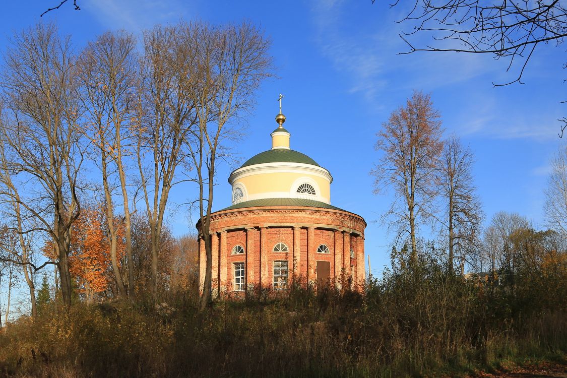 Брынь. Церковь Спаса Преображения. фасады