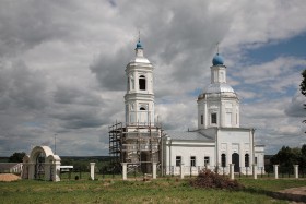 Брынь. Церковь Рождества Пресвятой Богородицы