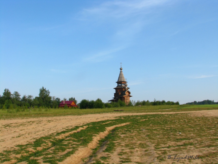Церковь Сергия Радонежского (старая), Гремячий ключ, урочище (Сергиево-Посадский городской округ, Московская область). общий вид в ландшафте