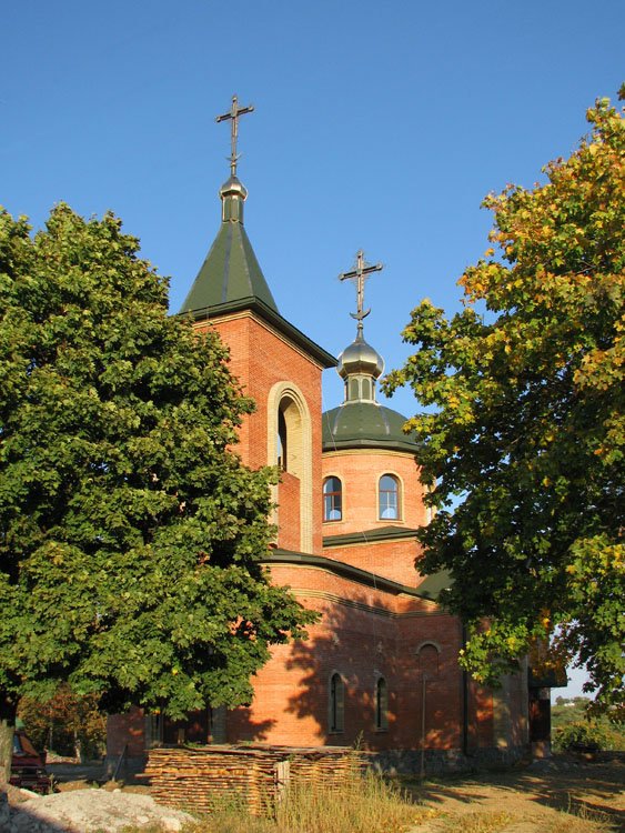 Церковь Покрова Пресвятой Богородицы, Коротыч (Харьковский район, Украина, Харьковская область). общий вид в ландшафте