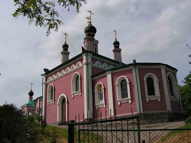 Железноводск. Церковь Ольги равноапостольной. общий вид в ландшафте