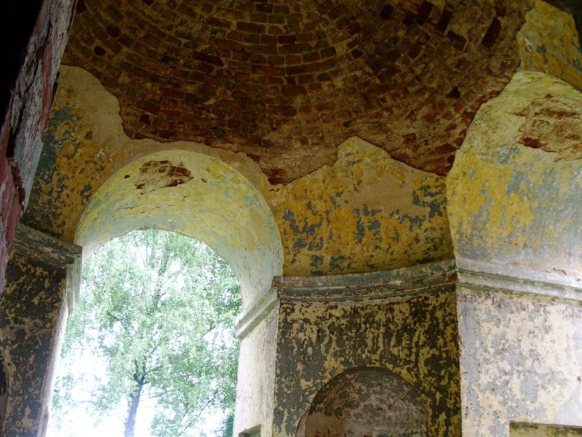 Церковь Троицы Живоначальной, Запажье (Жуковский район, Калужская область). интерьер и убранство, в нижнем ярусе колокольни