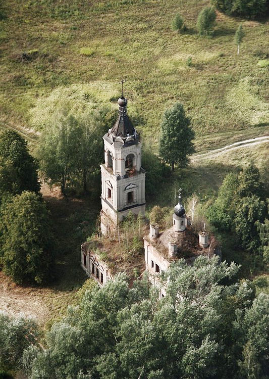 Церковь Троицы Живоначальной, Запажье (Жуковский район, Калужская область). общий вид в ландшафте