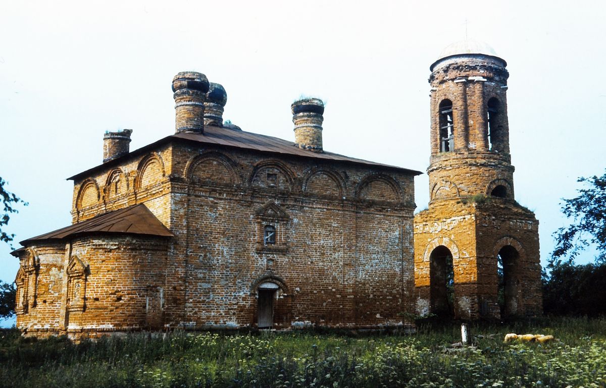 Лихвинский Успенский Гремячев монастырь. Собор Успения Пресвятой Богородицы, Гремячево (Перемышльский район, Калужская область). фасады