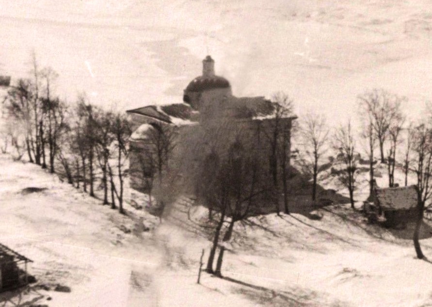 Церковь Успения Пресвятой Богородицы, Невское (бывший Свинорд) (Солецкий район, Новгородская область). архивная фотография, Вид на храм с самолёта. Фото 1941 г. с аукциона e-bay.de