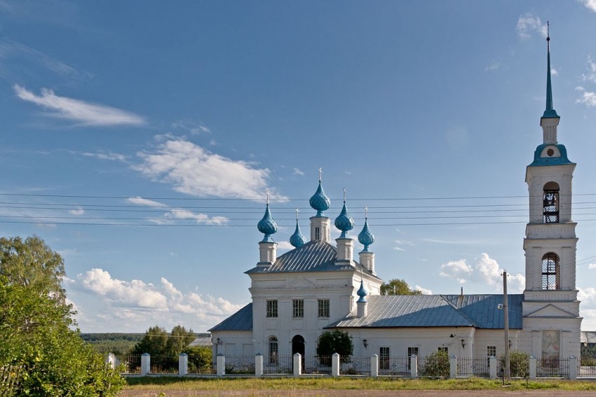 Домнино. Монастырь Царственных страстотерпцев. Церковь Успения Пресвятой Богородицы. фасады