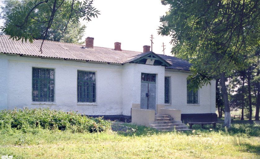 Церковь Покрова Пресвятой Богородицы, Карасевка (Богодуховский район, Украина, Харьковская область). фасады, Временный храм